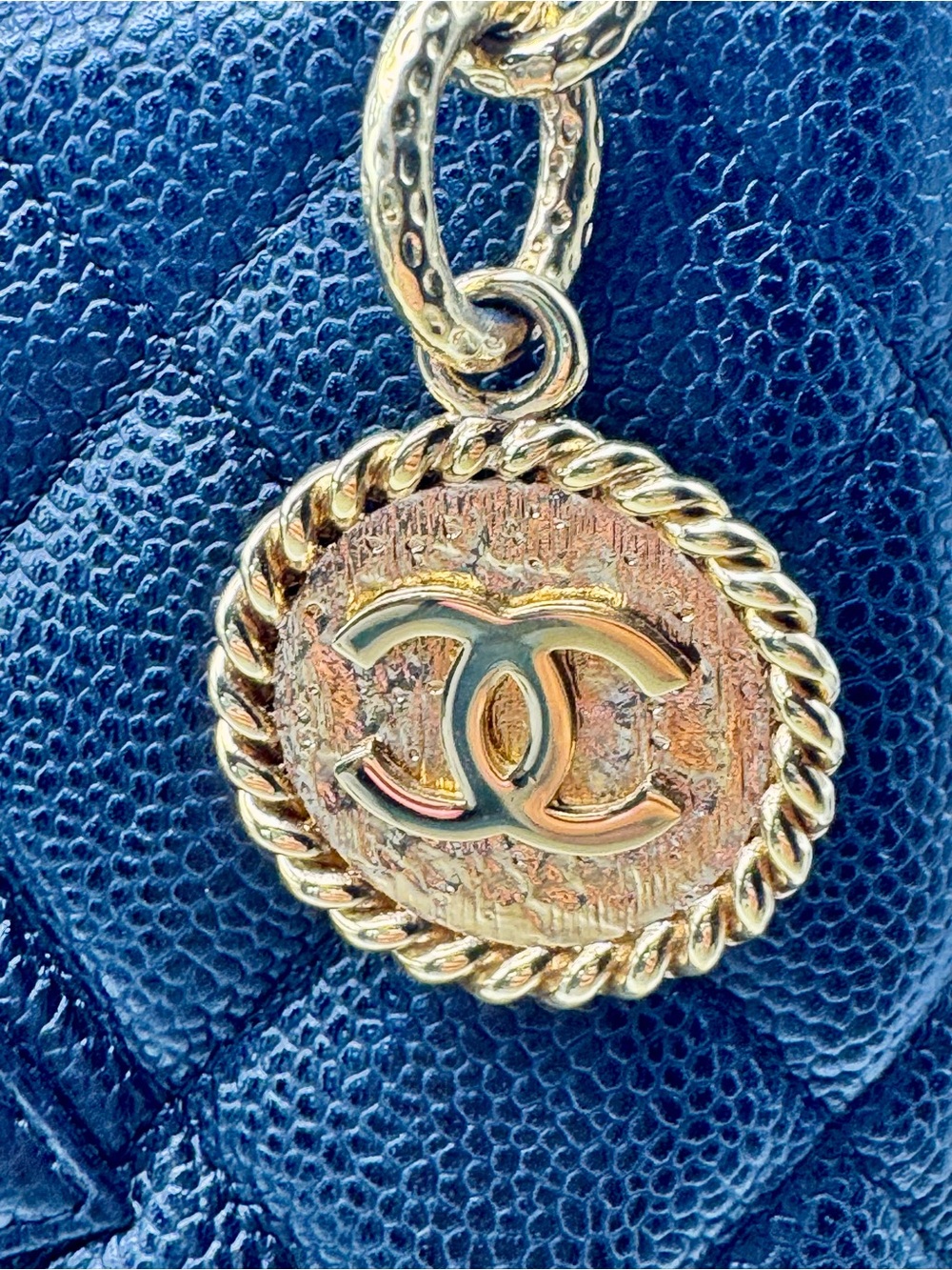 CHANEL Medallion Black Quilted Caviar Leather Vintage Shoulder Tote with Gold CC - Picture 15 of 16